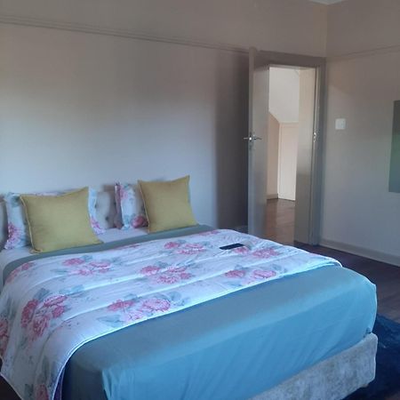 Triple S Guest House เคปทาวน์ ภายนอก รูปภาพ