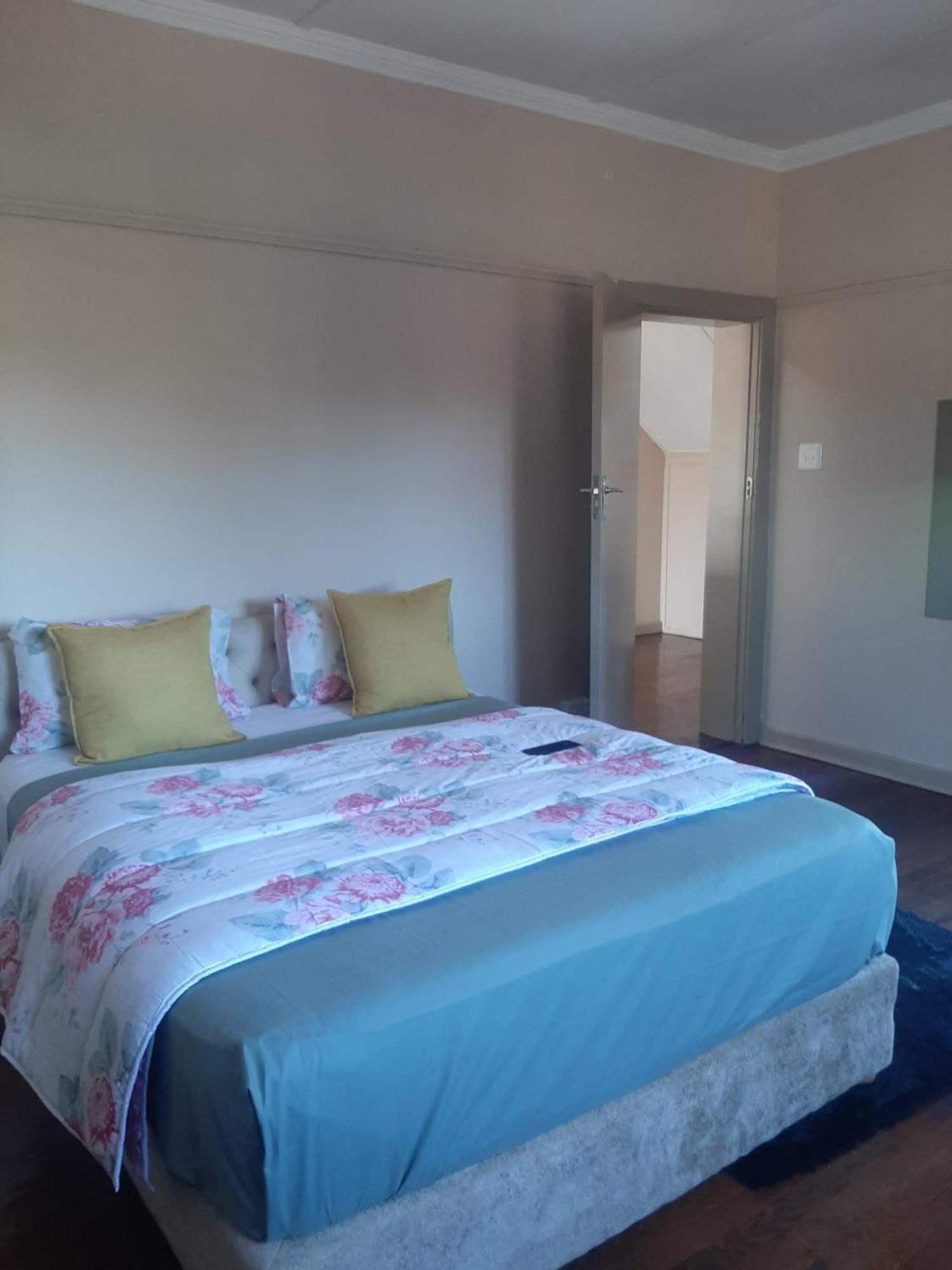Triple S Guest House เคปทาวน์ ภายนอก รูปภาพ