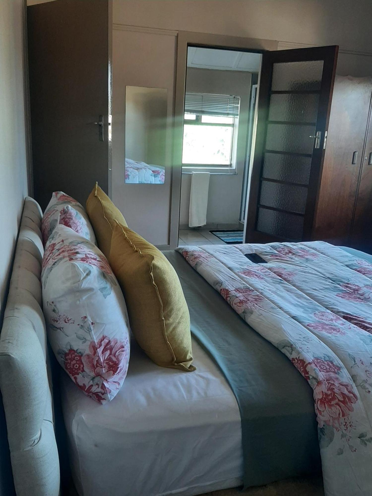 Triple S Guest House เคปทาวน์ ภายนอก รูปภาพ